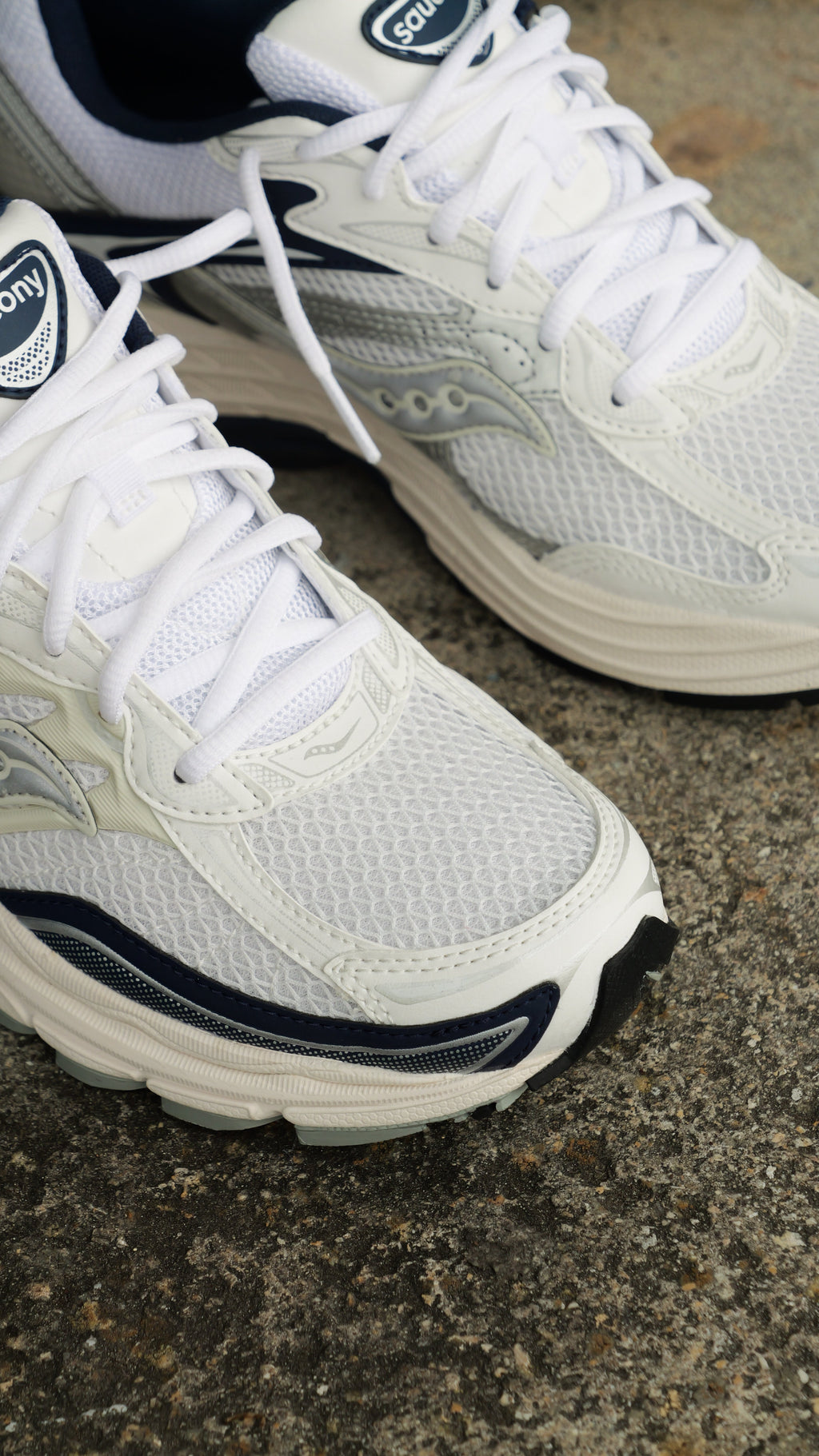 Mens Saucony ProGrid Omni 9 (White/Navy)