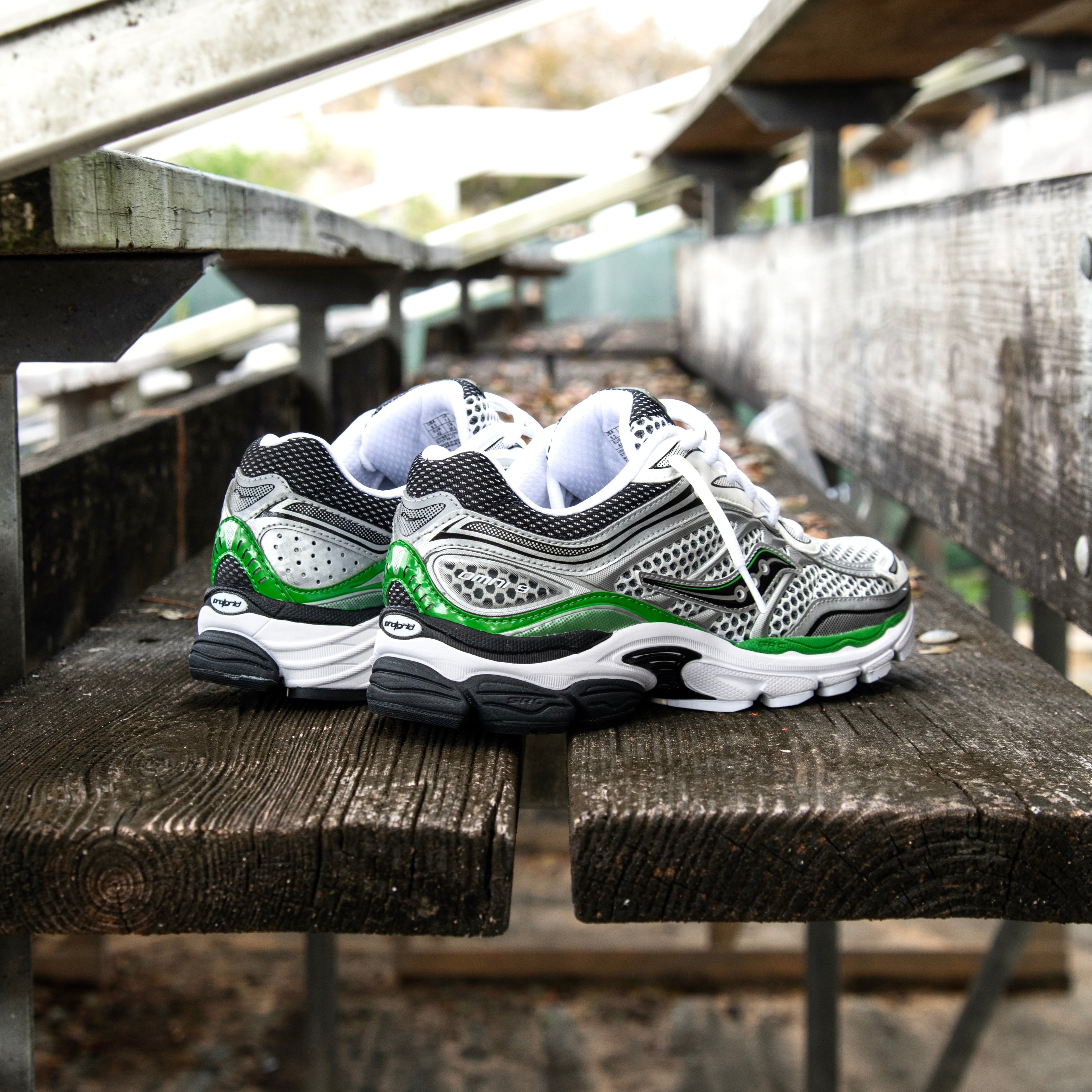 Mens Saucony ProGrid Omni 9 (Silver/Green)