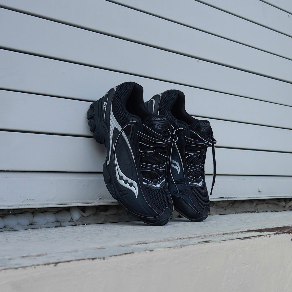 Mens Saucony ProGrid V2 (Black/Silver)