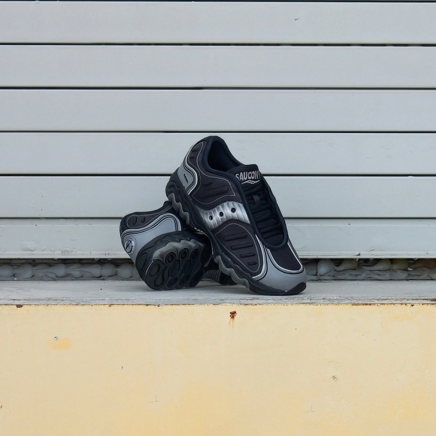 Saucony "Matrix" (Black/Metallic)