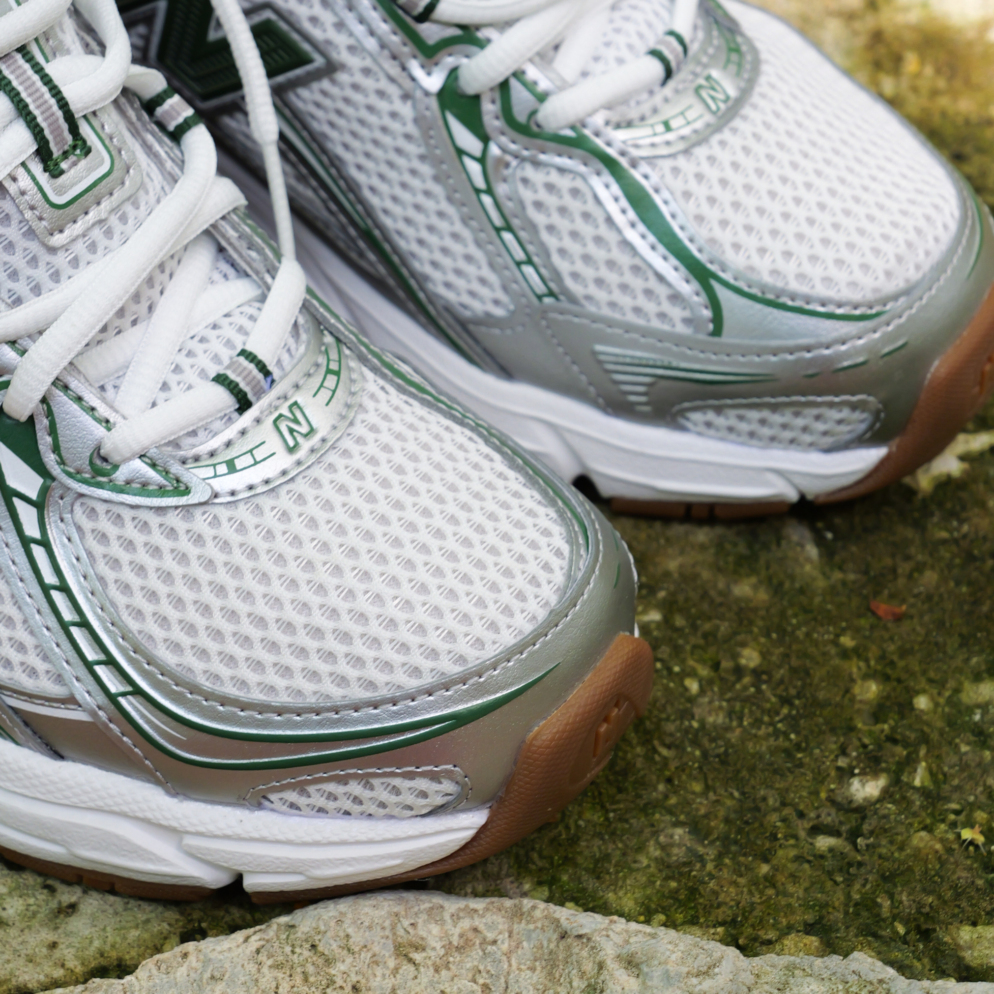 Mens New Balance U740SF2 (Metallic Silver/Green)