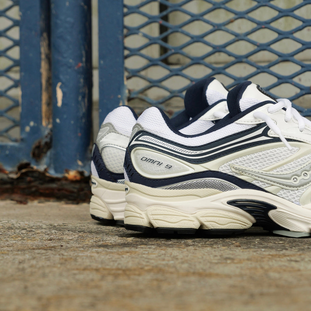 Mens Saucony ProGrid Omni 9 (White/Navy)