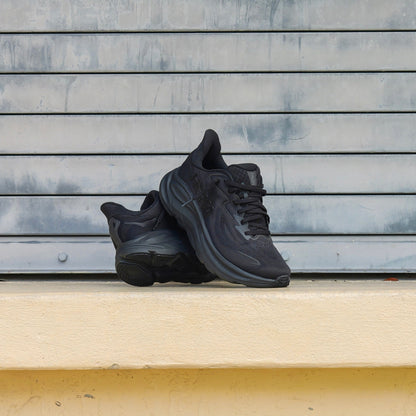 Mens HOKA Clifton 10 (Black/Black)