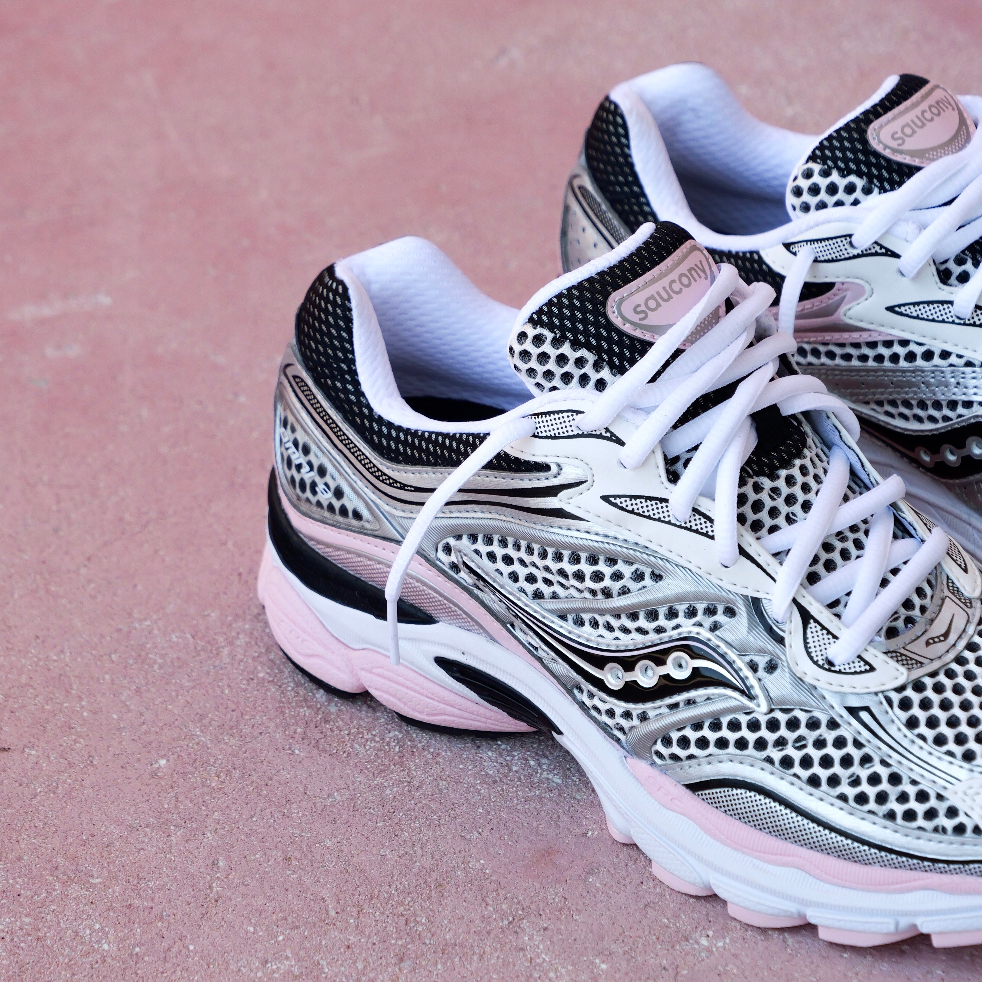 Mens Saucony ProGrid Omni 9 (Silver/Pink)