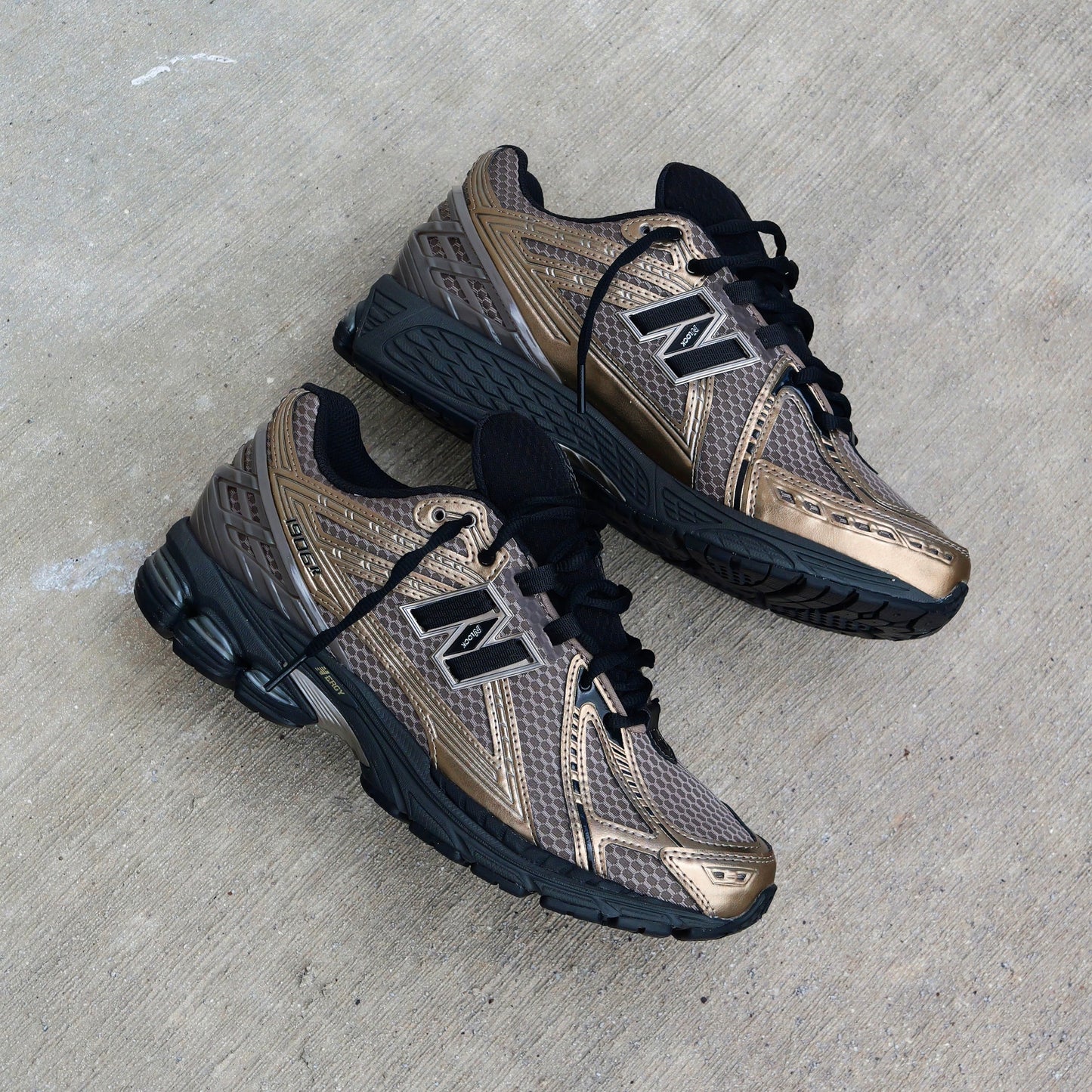 Mens New Balance 1906R (Bronze/Black) U1906RCJ