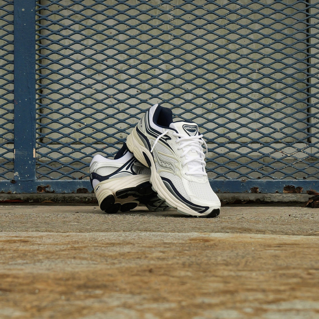 Mens Saucony ProGrid Omni 9 (White/Navy)