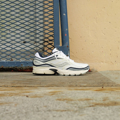 Mens Saucony ProGrid Omni 9 (White/Navy)