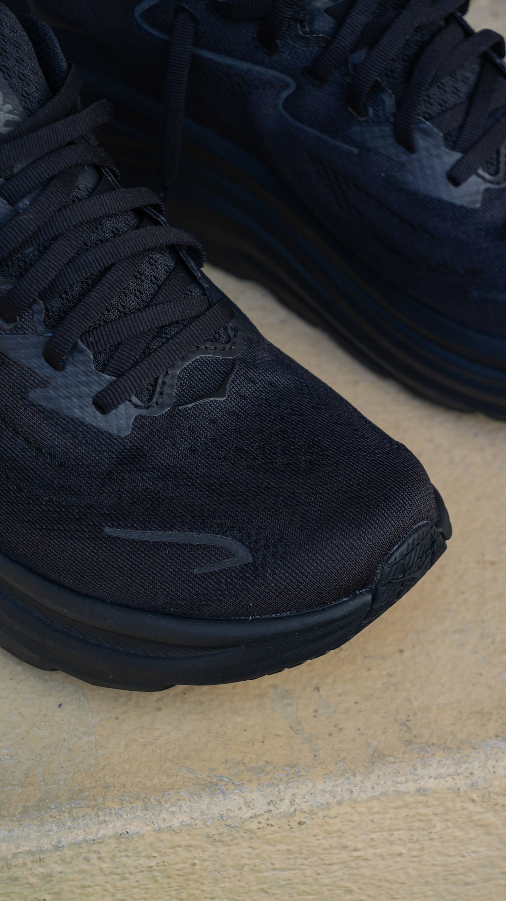 Mens HOKA Clifton 10 (Black/Black)