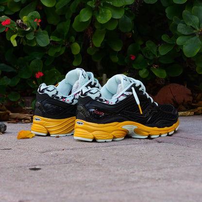 Mens Saucony ProGrid Omni 9 (Black Fleur)