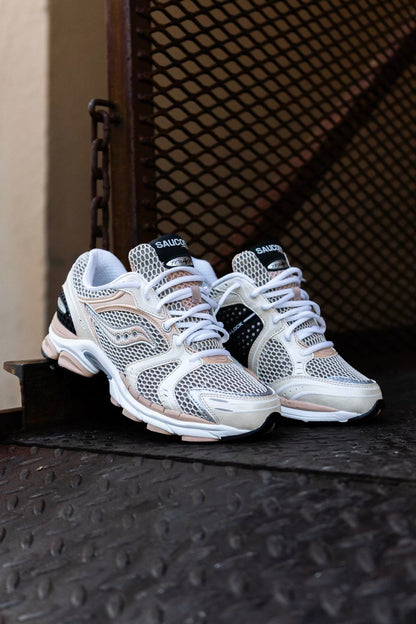 Mens Saucony ProGrid Triumph 4 Cream/Tan (S70704-11)