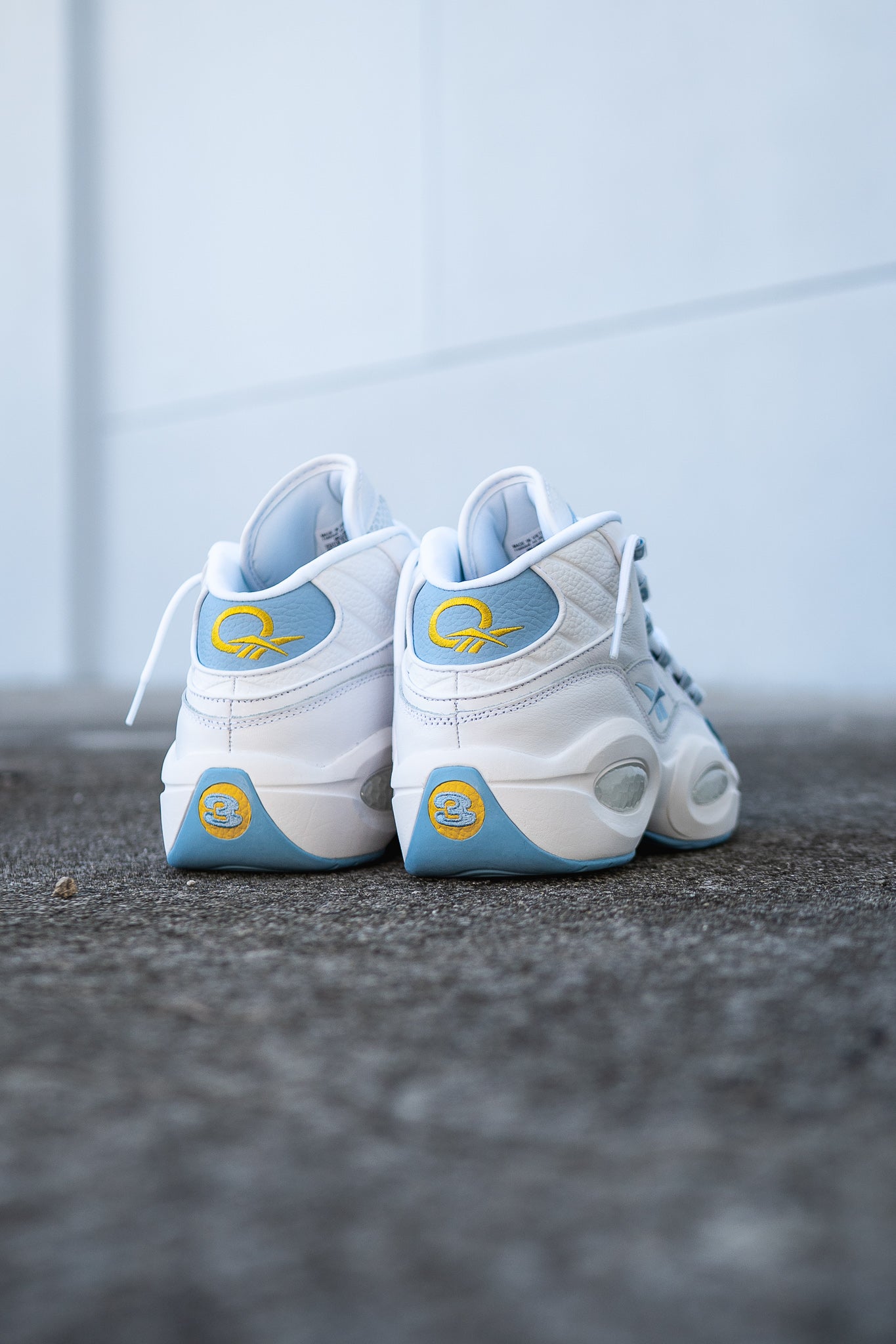 Reebok Question Mid Men's Basketball Shoes (Nuggets)