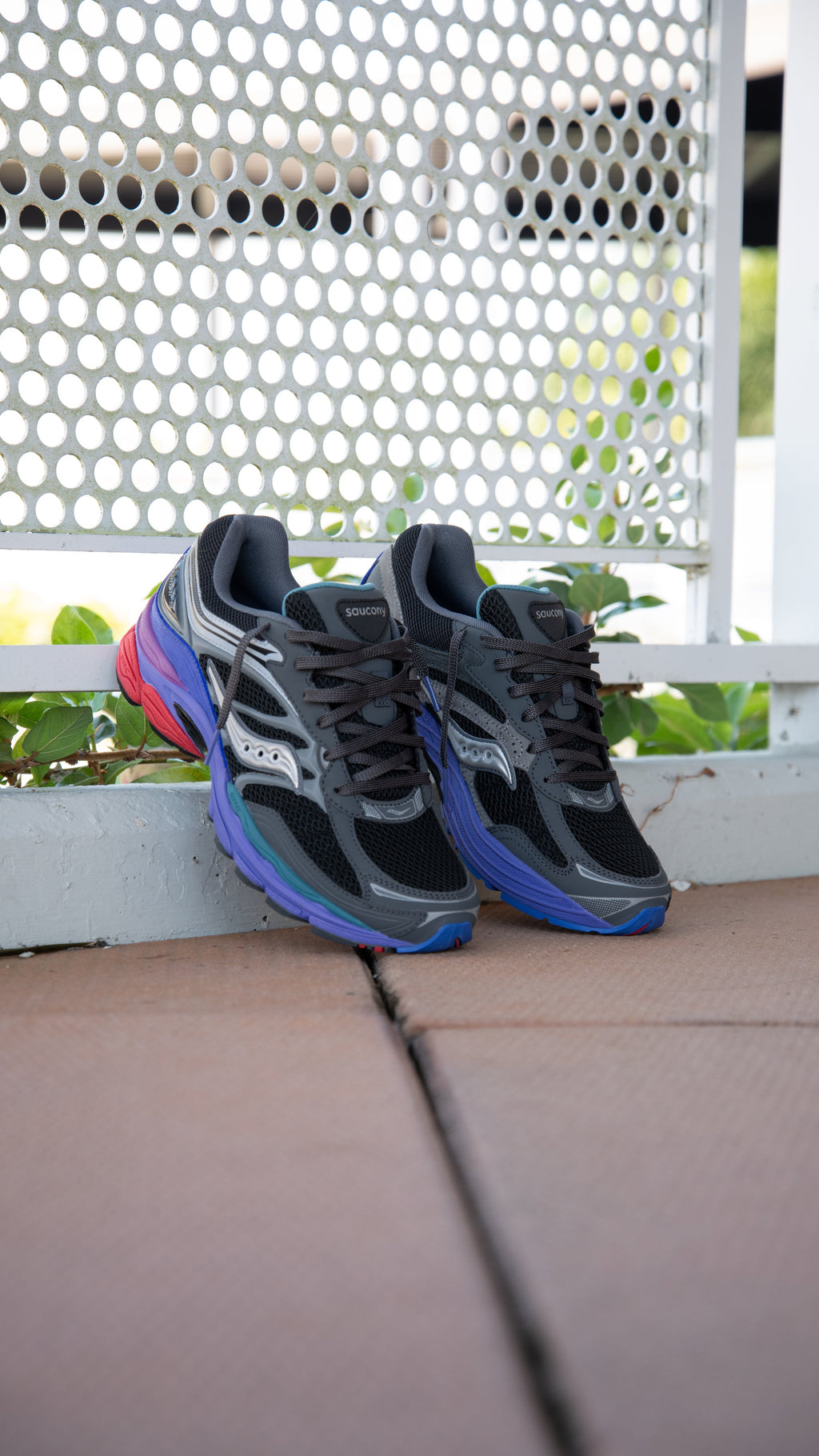Mens Saucony ProGrid Omni 9 Galaxy (Black/Multi)