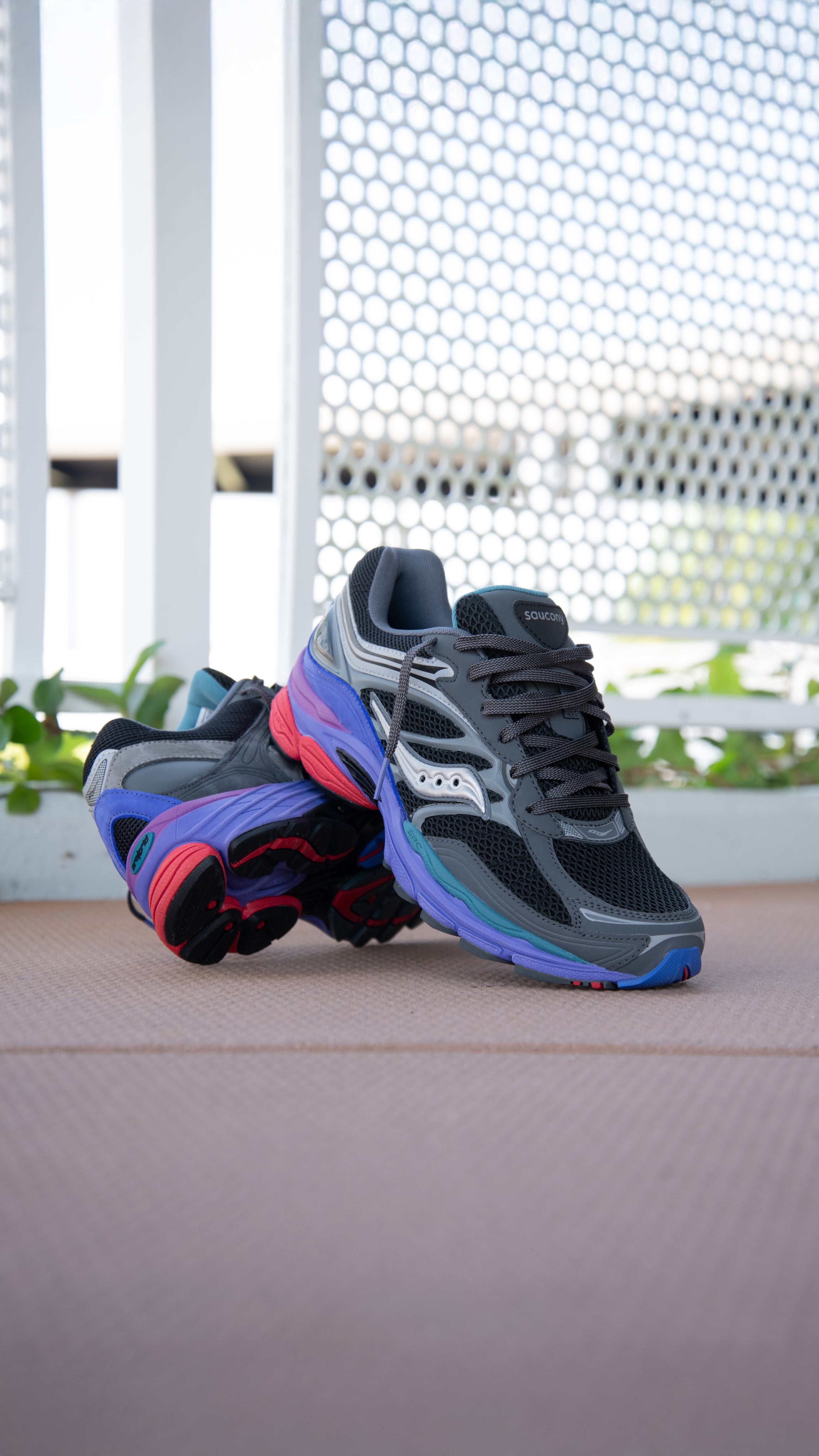 Mens Saucony ProGrid Omni 9 Galaxy (Black/Multi)