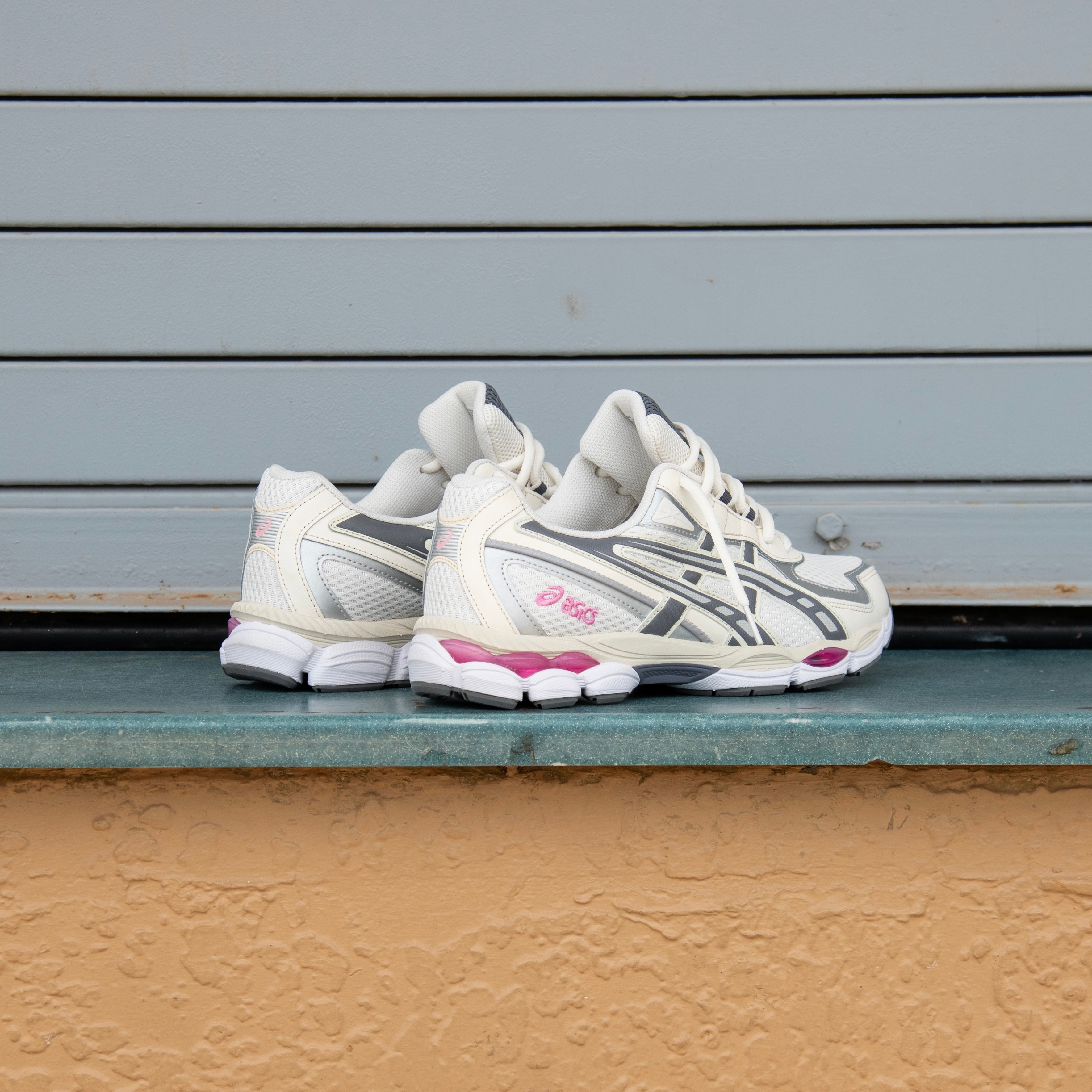 Mens Asics Gel-NYC 2055 (Cream/Carbon)