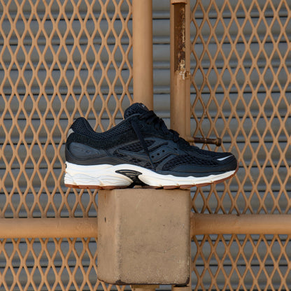 Mens Saucony ProGrid Omni 9 (Crafted Black)