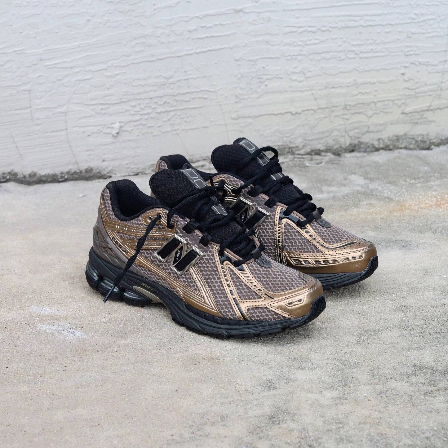 Mens New Balance 1906R (Bronze/Black) U1906RCJ