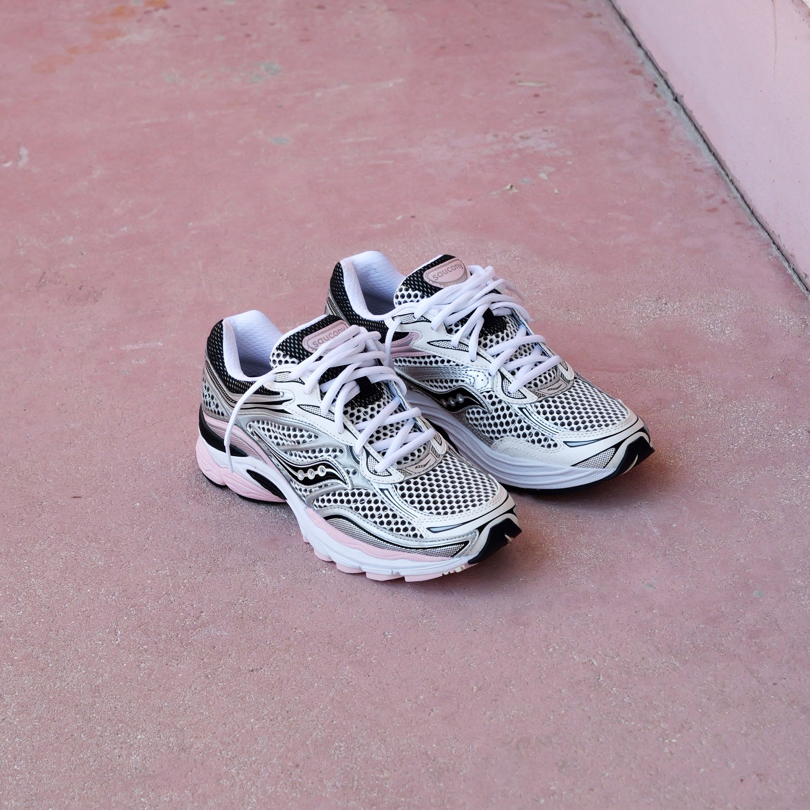 Mens Saucony ProGrid Omni 9 (Silver/Pink)