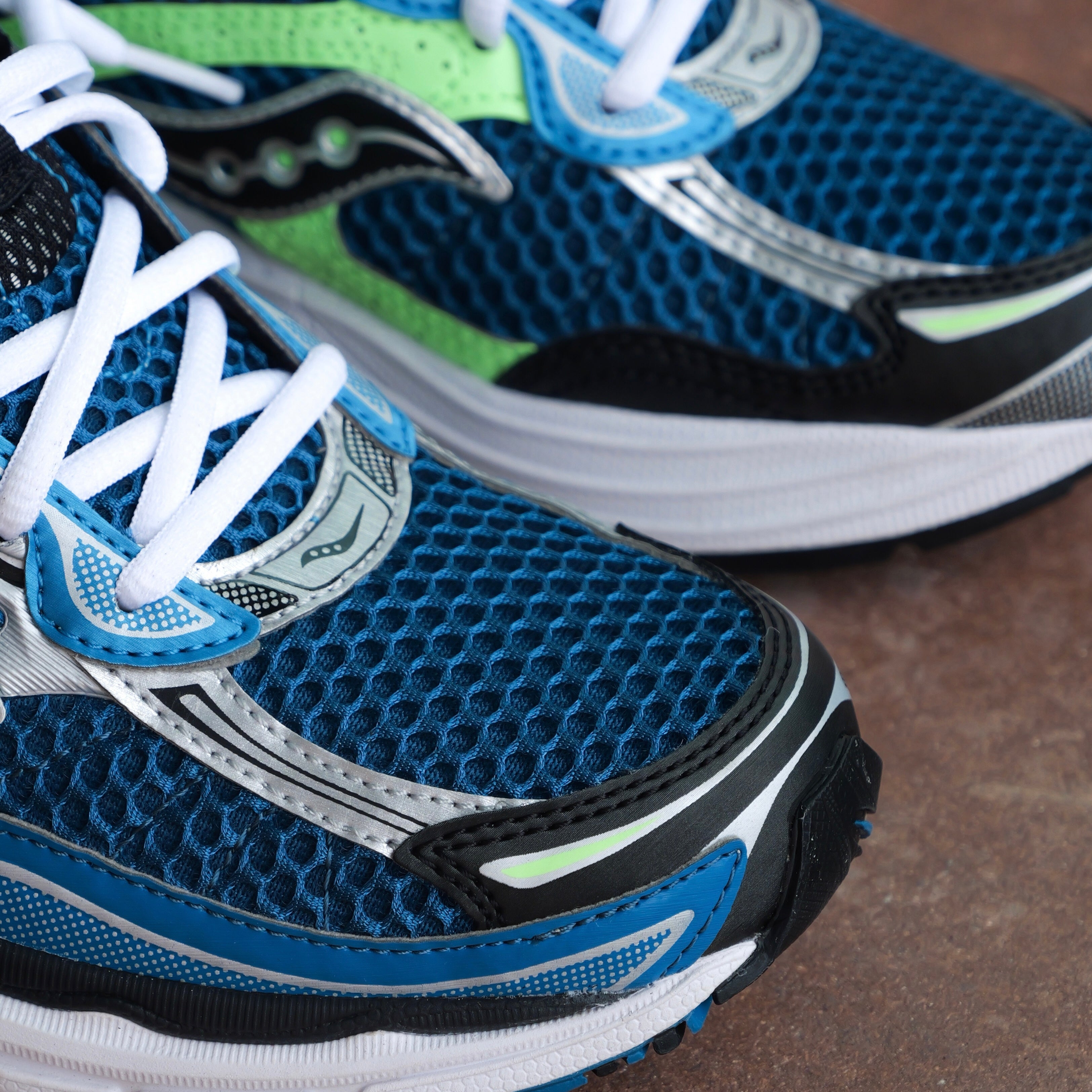 Mens Saucony ProGrid Omni 9 (Blue/Lime)