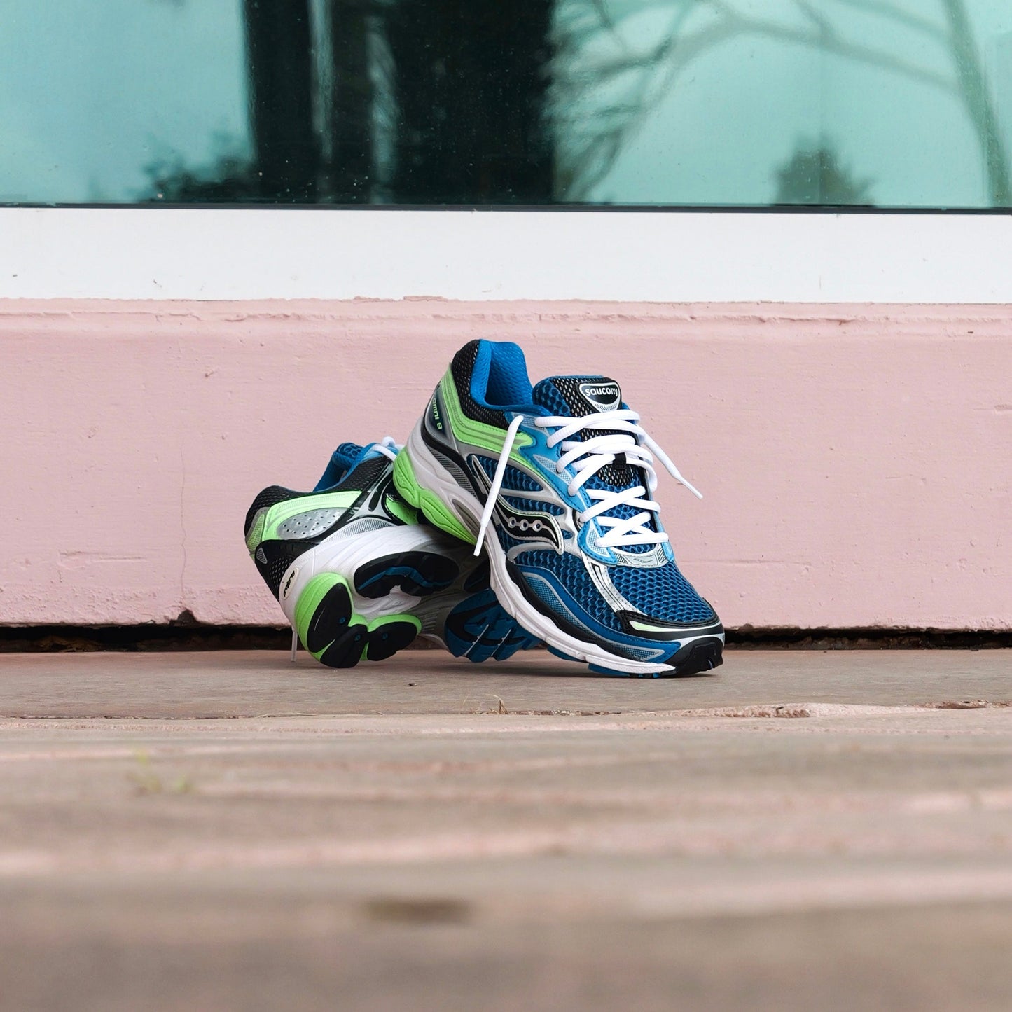 Mens Saucony ProGrid Omni 9 (Blue/Lime)