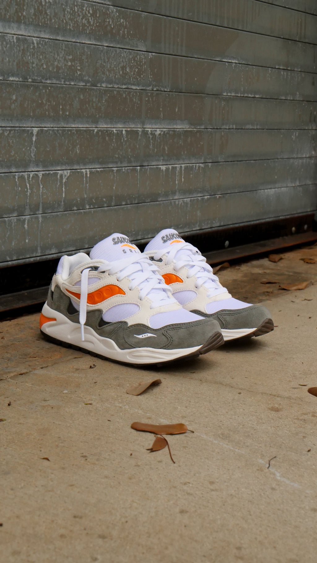 Mens Saucony Grid Shadow 2 Essential (White/Safety Orange)