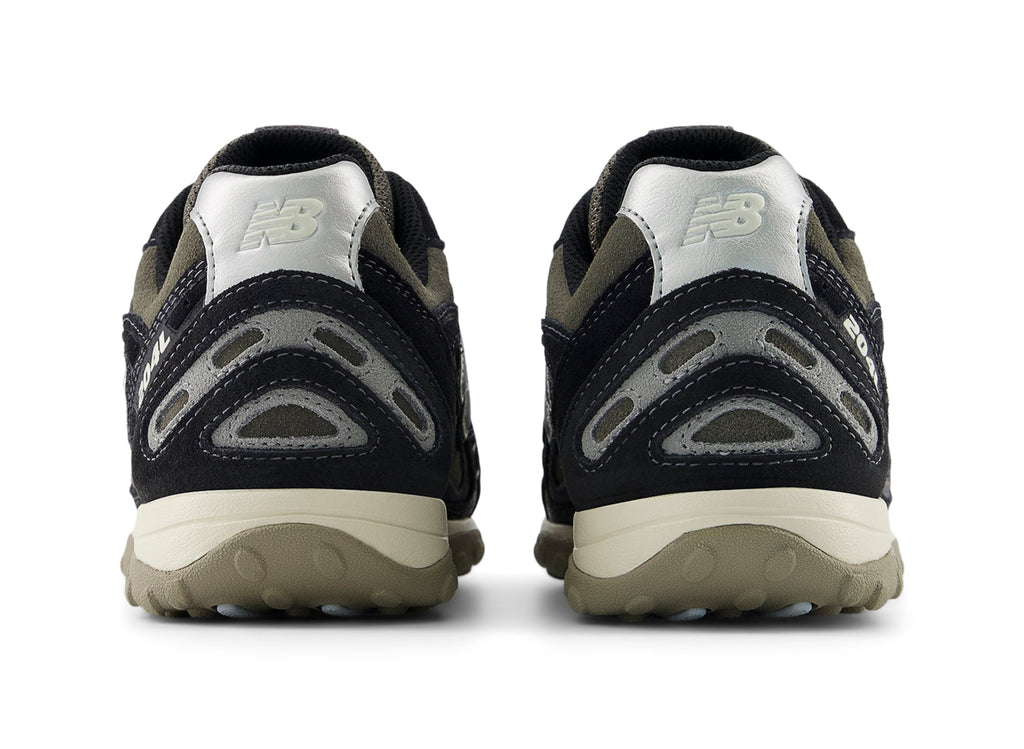 New Balance 204L U204L5WZ in Black / Magnet