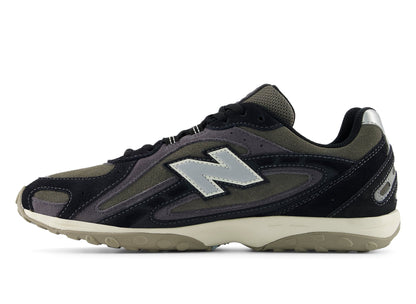 New Balance 204L U204L5WZ in Black / Magnet